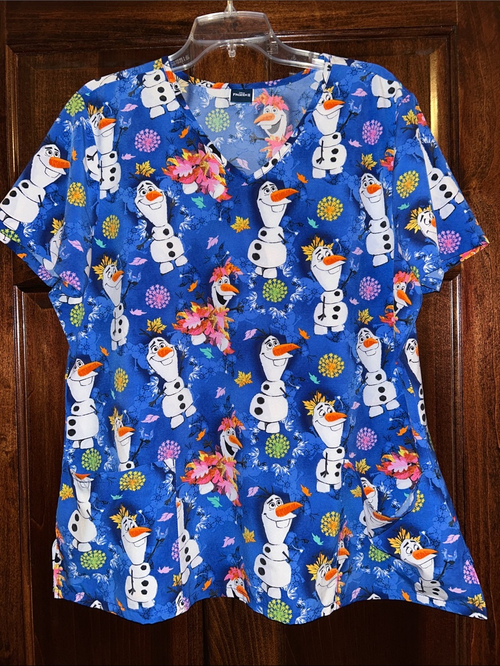Olaf Blue Disney Frozen II Animated Print Scrub Top XL